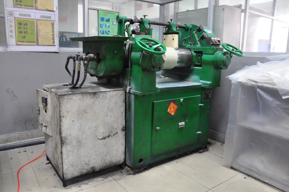 9寸開(kāi)煉機(jī)